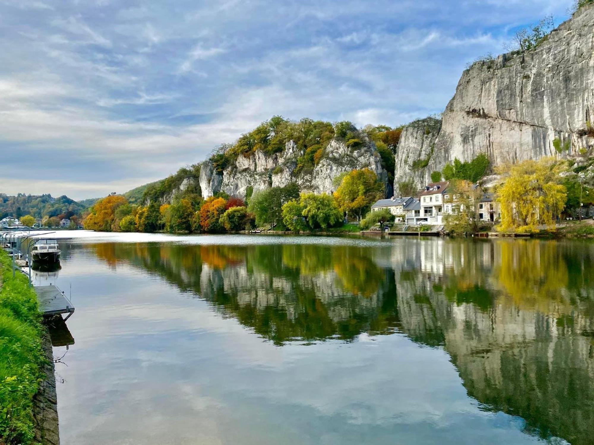Pieds Dans L'Eau Private Wellness Bordure De Meuse Villa Lustin Екстериор снимка