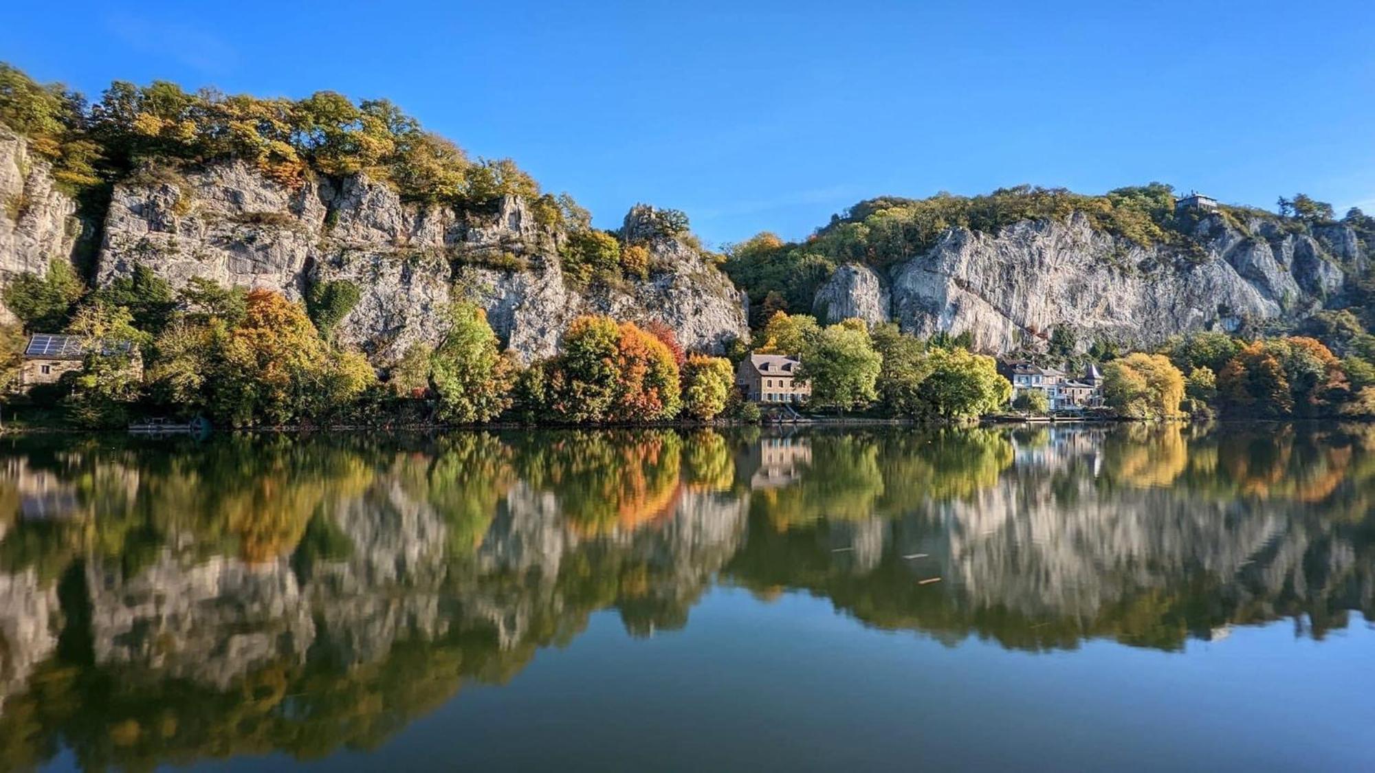 Pieds Dans L'Eau Private Wellness Bordure De Meuse Villa Lustin Екстериор снимка