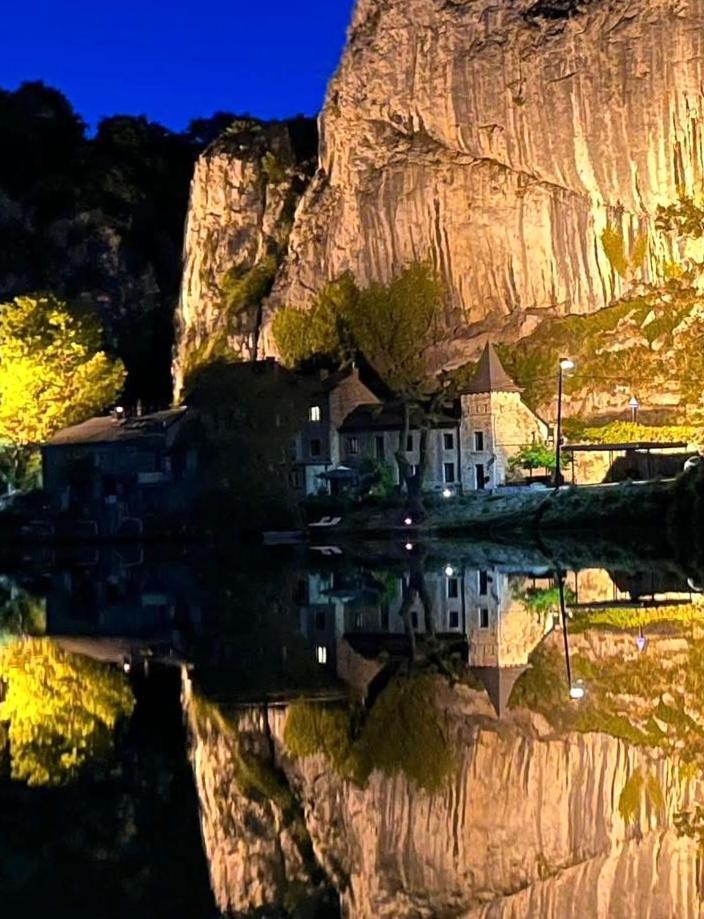 Pieds Dans L'Eau Private Wellness Bordure De Meuse Villa Lustin Екстериор снимка
